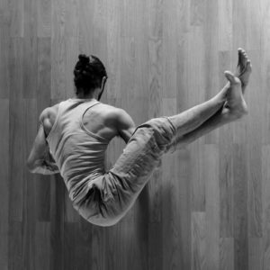 Yoga Dynamique - Astavakrasana